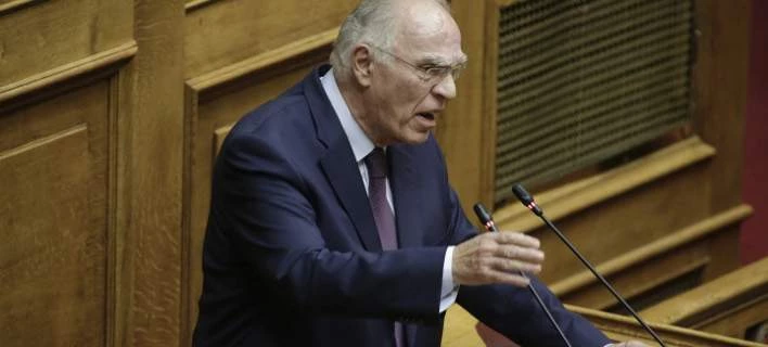 Λεβέντης: Η κυβέρνηση κάθεται «σούζα» στους Αμερικανούς – Ζητάει δημοψήφισμα